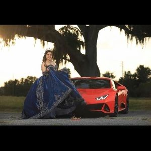 I selling this beautiful 15 dress